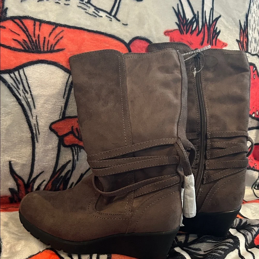 Rampage Girls Brown Faux Suede Tall Wedge Boots - Size 13 NEW
